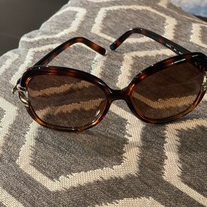 Almost like NEW! Polarized Chloe Sunglasses